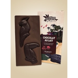 Tablette de chocolat au lait incustée d'animaux en chocolat noir