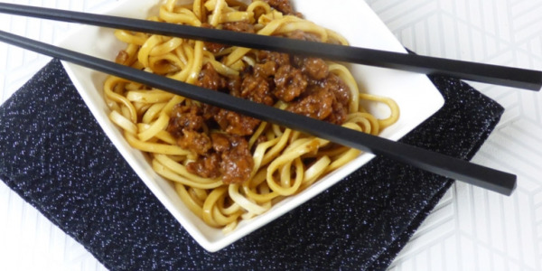 Nouilles asiatiques, soja au gingembre et à la crème d'ail